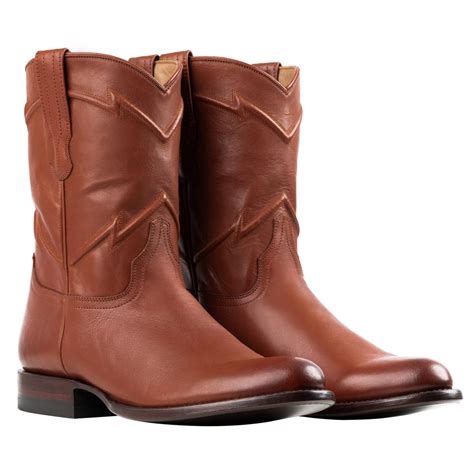 Cuero boots - Cuero Boots was founded because we struggled to find fashionable boots that fit. The fit was never quite right, whether that meant that brands didn't offer shoe sizes big enough, the calf was too tight, or the fit was too loose. It was out of this frustration that Cuero Boots was founded, if we were having trouble finding well fitted boots, so were others! Our Mission